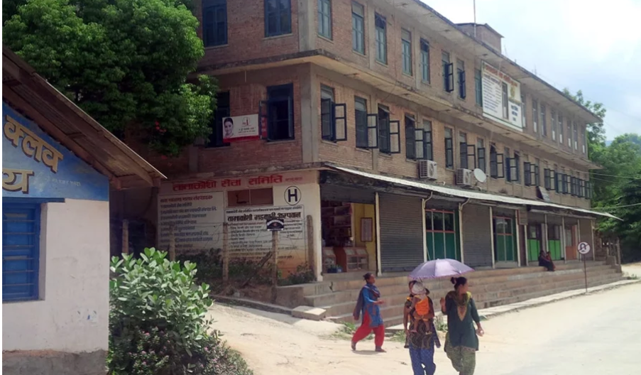 नाम मात्रको संघीयता, कर्मचारीको झन् झन् अभाव झेल्दै सर्वसाधारण ।