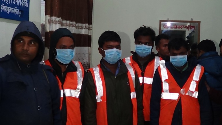 धनुषामा अवैध बालुवा, गिट्टी उत्खननकाे विराेध गर्दा एक युवाकाे निर्ममतापूर्वक हत्या