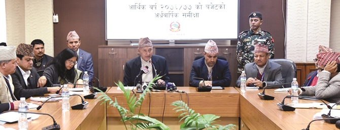 डेढ खर्बले घट्यो बजेट , वृद्धिदर लक्ष्य नजिक पुग्ने