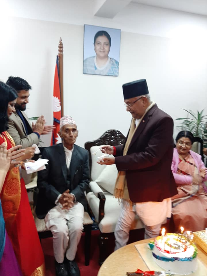 प्रधानमन्त्री ओलीले मनाए जन्मदिन