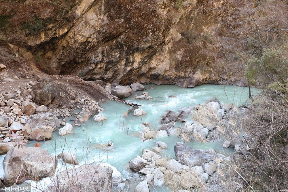 भारतकाे सीमा मिच्नेकाम कहिले सम्म ? महाकालीवारि सडक खन्दासमेत नेपाल माैन