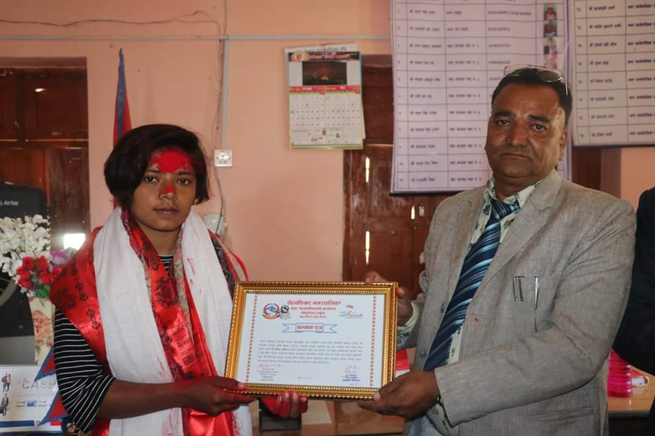 स्वर्ण पदक विजेता संगिता धामीलाई शैल्यशिखर नगरपालिकाको सम्मान