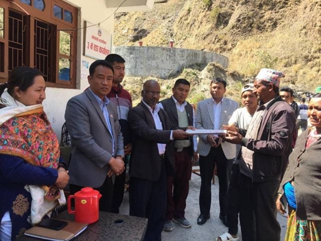 एउटै वडाका दश जना भूकम्प पीडितले फिर्ता गरे आवास निर्माणको अनुदान