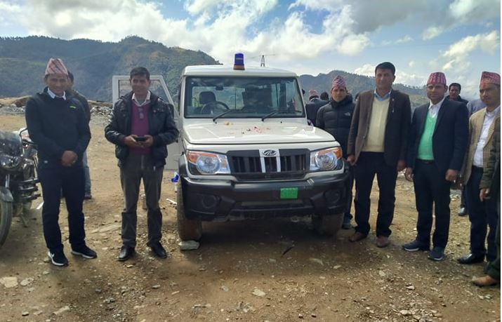 दोगडाकेदार गाउँपालिका : गाडी किन्ने पैसाले एम्बुलेन्स खरिद