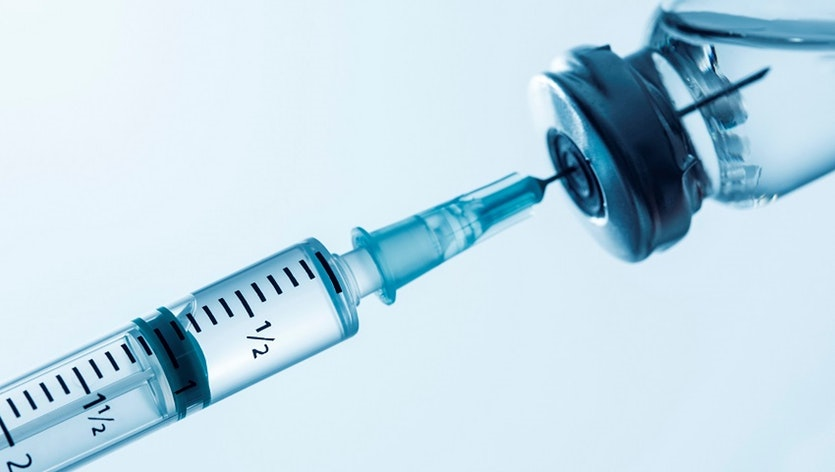 कोरोना भाइरस विरुद्धको खोपको पहिलो परीक्षण ४३ वर्षीया महिलामा