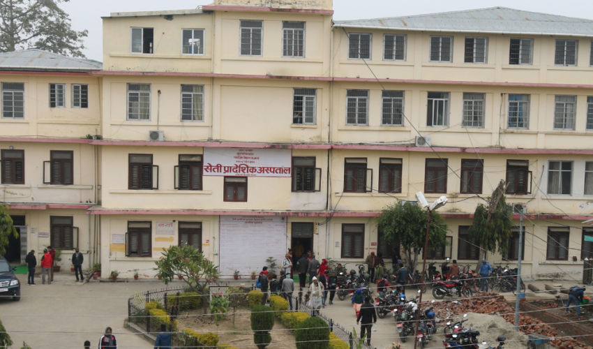 चीनबाट आएको स्वास्थ्य सामाग्री धनगढी पुग्यो