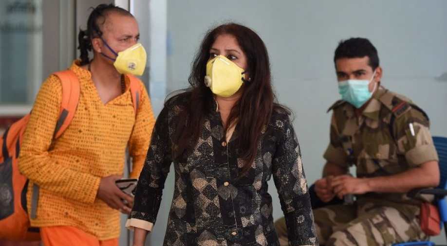 भारतको केरलामा मास्क नलगाई सार्वजनिक स्थलमा हिड्ने व्यक्तिलाई ५ हजार जरिवाना