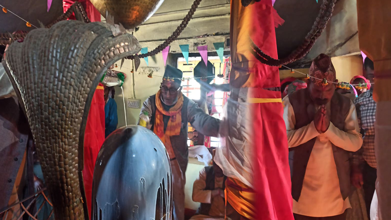 नयाँ वर्षको पहिलो दिन दार्चुलाको मालिकार्जुनमा विशेष रुद्राभिषेक पूजा