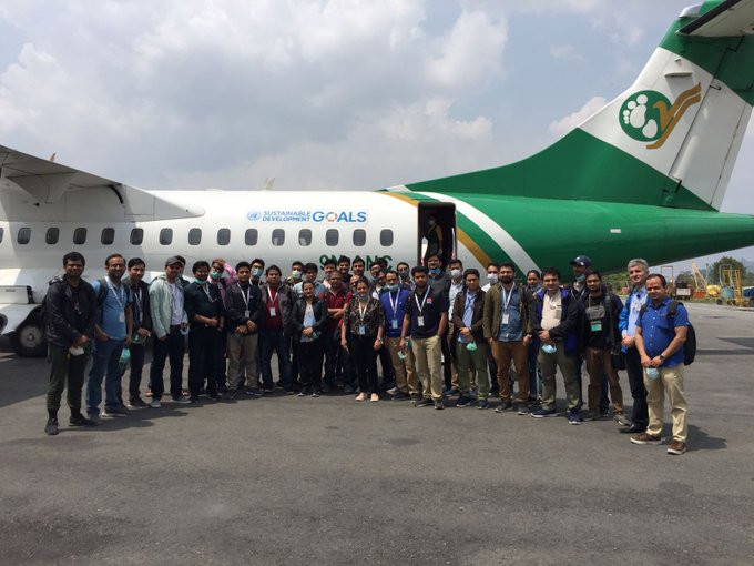 सरकारले जहाज चार्टर गरेर ३३ जना चिकित्सक सुदूरपश्चिम पठायो