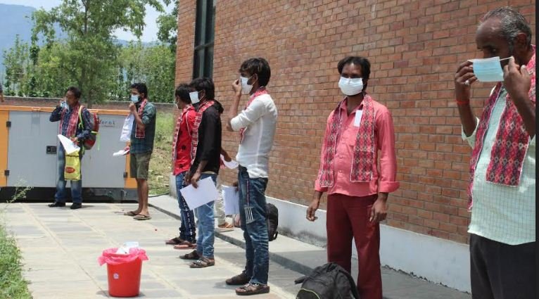 दाङमा थप ८ जना कोरोना जितेर घर फर्किए