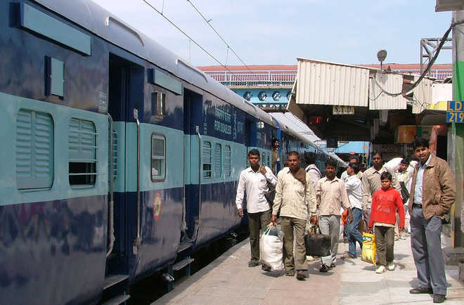 भारतको राजधानी दिल्लीसहित १५ शहरमा रेल सेवा सुरु