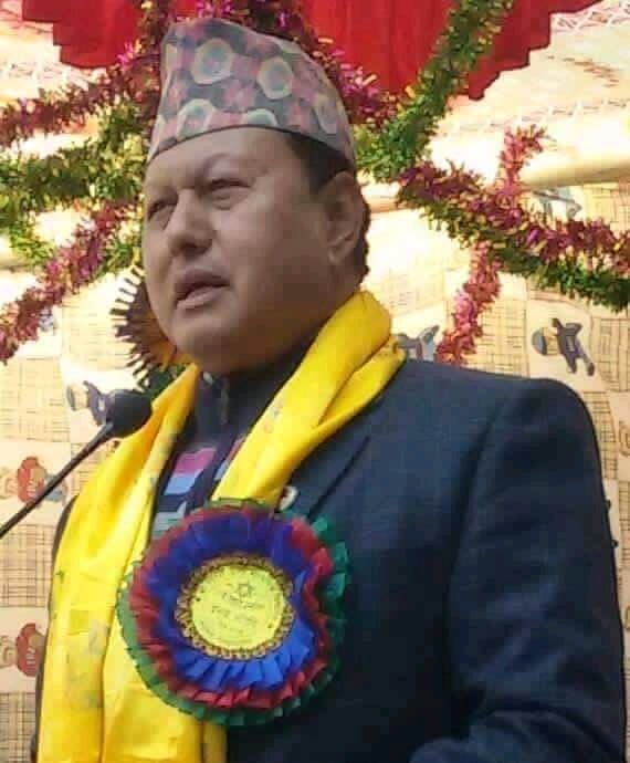 कोरोनाबाट आमा गुमाएका शिशुलाई पूर्व मन्त्री बस्नेतले सहयोग गर्ने