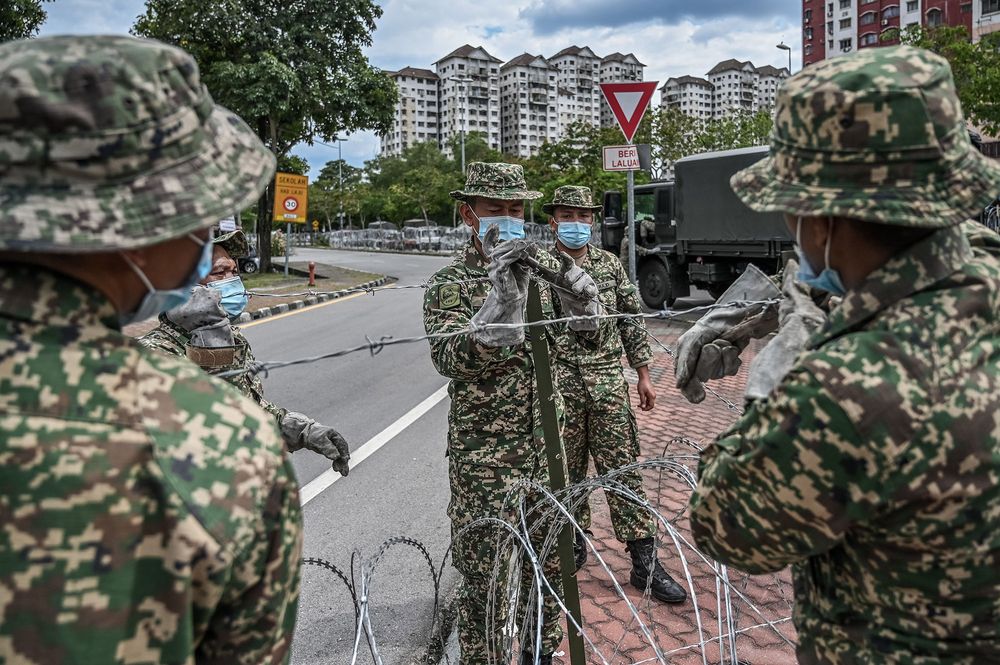 मलेसियामा कोरोनाको संक्रमण कम गर्न आप्रवासी कामदारहरु पक्राउ