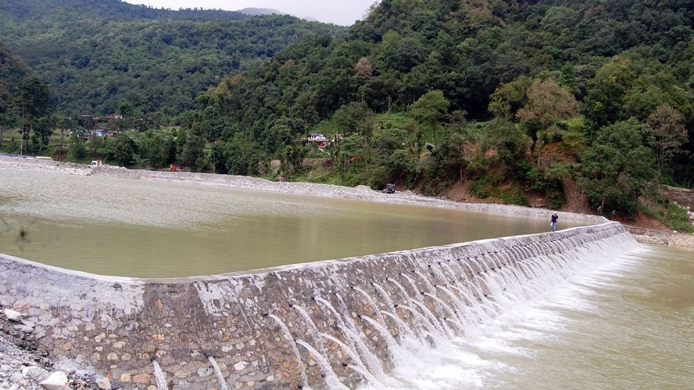 फेवाताल पुरिन नदिन मुहानमै ड्याम