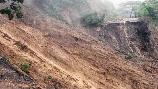 पहिरोमा घर पुरिँदा कालिकोटमा ९ जनाको मृत्यु