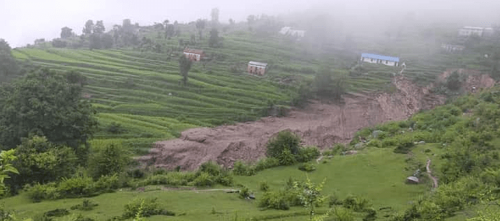 कालिकोटमा पहिरोले घर बागउँदा एकै परिवारका चारसहित ६ जना बेपत्ता