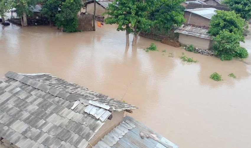 कैलालीमा बाढीको जोखिममा परेका छ सय ३६ जनालाई सुरक्षित स्थानमा सारियो