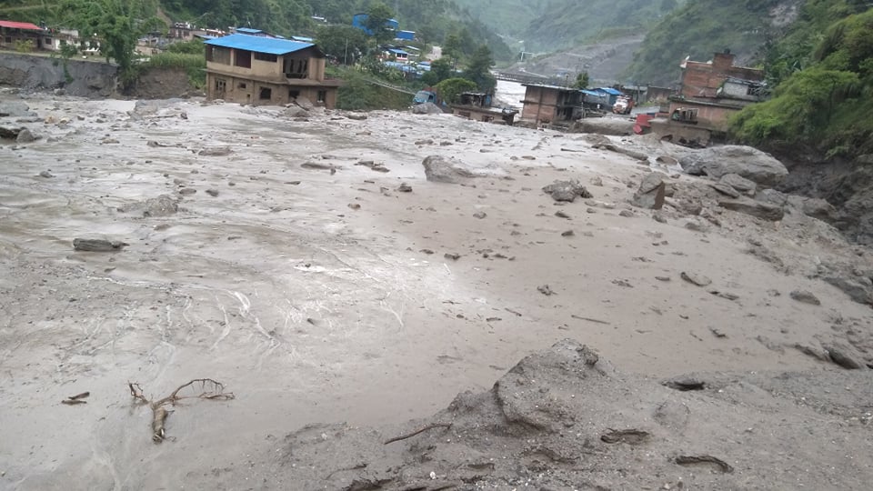 सिन्धुपाल्चोक बाढीपहिरोमा बेपत्ता २० जनाको खोजीकार्य जारी