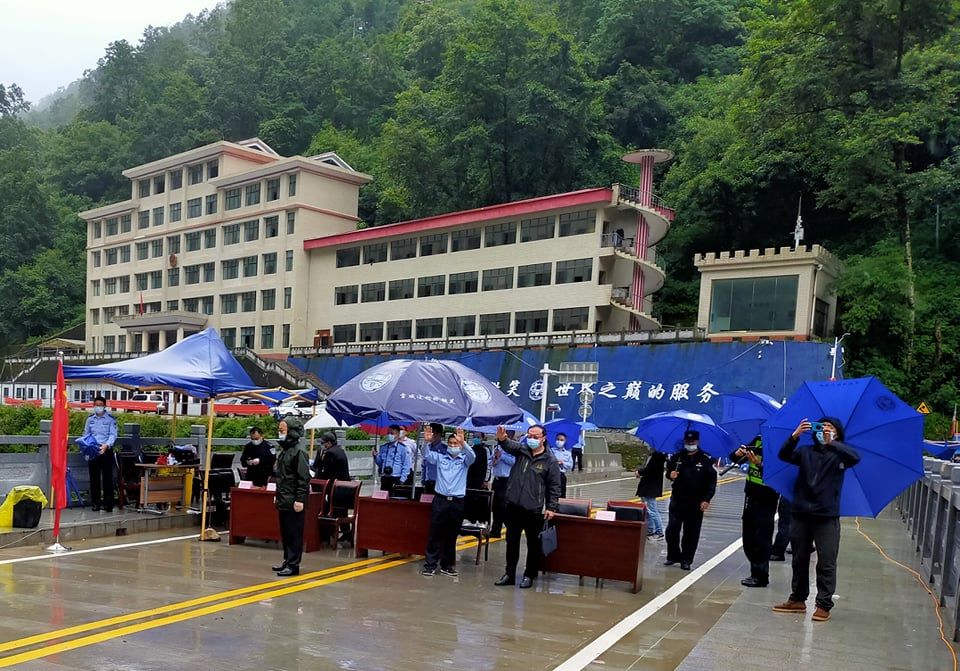 प्रमुख जिल्ला अधिकारी ढकाल द्धारा भोटेकोशिका नागरिकसँग भेटघाट