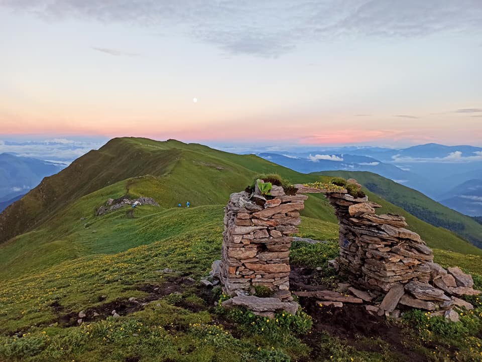 लुकेको स्वर्ग : प्रकृतिको अनुपम उपहार बाजुराकाे बुढीनन्दा