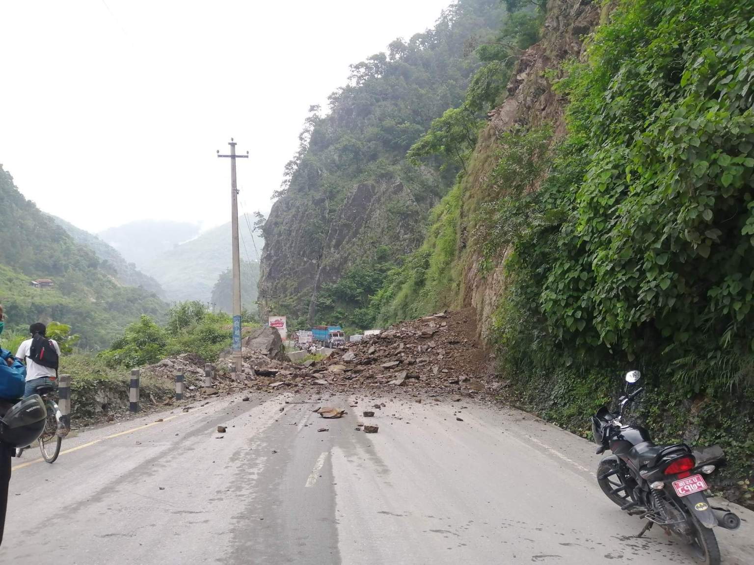 नारायणगढ-मुग्लिन सडक अवरुद्ध