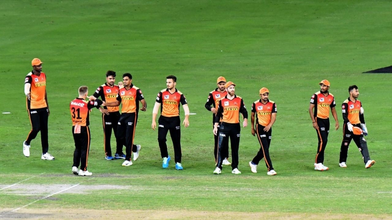 सनराइजर्स हैदराबाद आईपीएलको प्ले अफमा प्रवेश, कोलकाता बाहिरियो