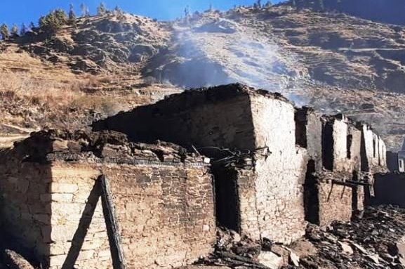 जुम्लामा भएको आगलागिबाट ३० घर ७० पशुचौपाया जलेर नष्ट, राहात र पुनर्स्थापनाको तयारी