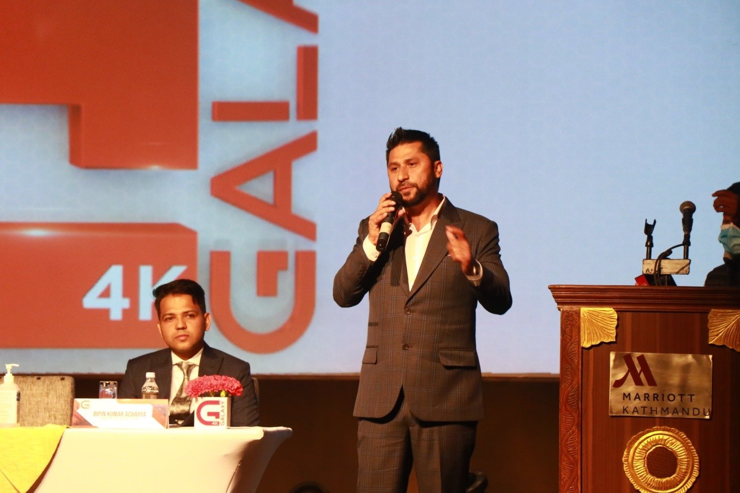 रवि लामिछानेले ल्याए ‘ग्यालेक्सी फोरके’ टिभी