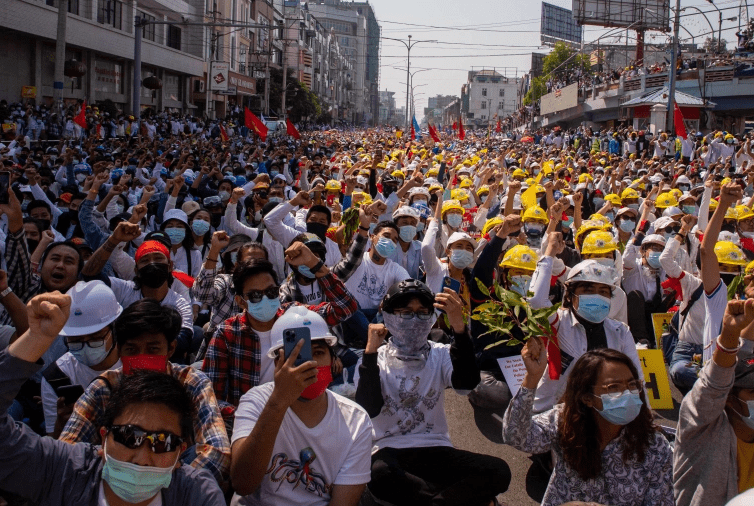 म्यानमारमा सैन्य ‘कू’ को विरोधमा अहिलेसम्मकै ठूलो प्रदर्शन