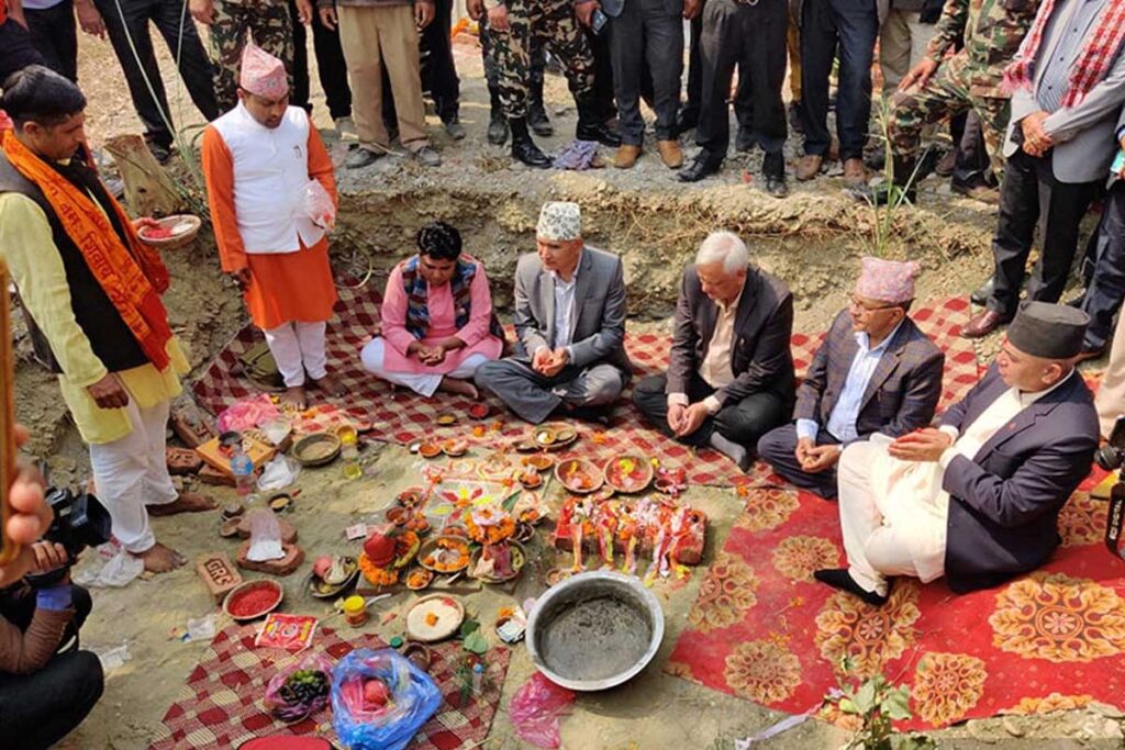 मन्त्री पौडेल र भट्टको सुरक्षा गर्न नसकेको भन्दै रूपन्देहीका प्रजिअ र दुई प्रहरी प्रमुखको एकैसाथ सरुवा