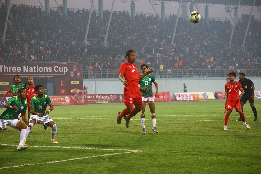 बंगलादेशलाई २–१ गोल अन्तरले पराजित गर्दै थ्री नेसन्स कपको उपाधि नेपाललाई