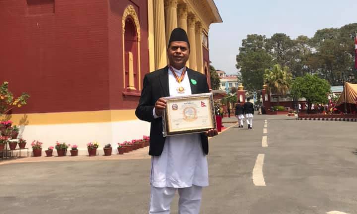 बरिष्ठ साहित्यकार पुडासैनी प्रबल जनसेवा श्री मानपदवीबाट शुशोभित