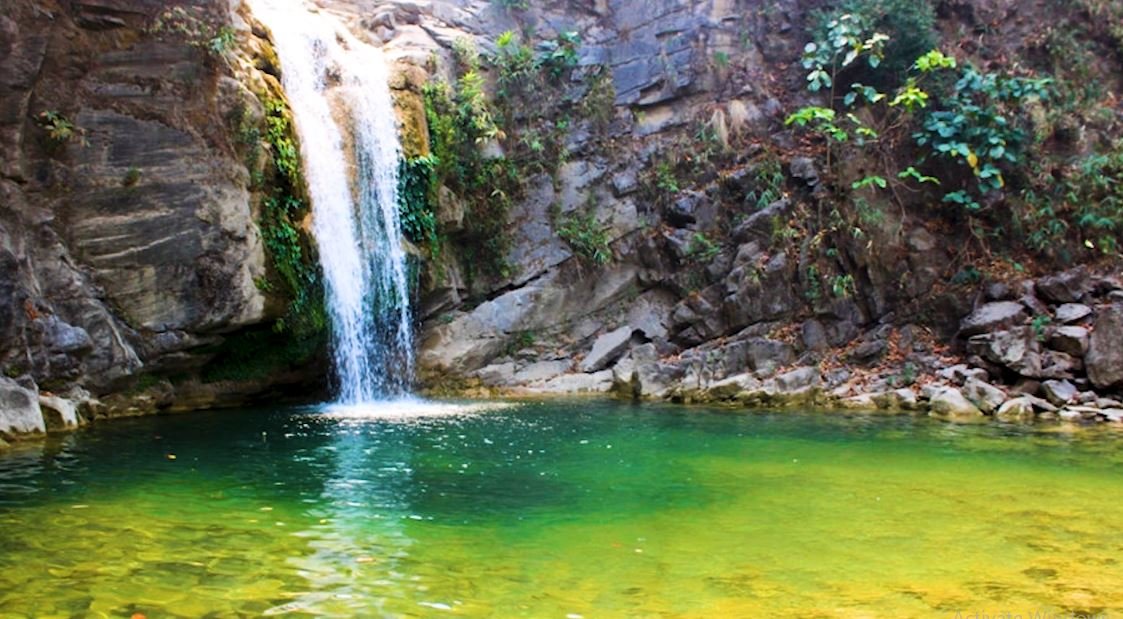 बतासे झरना लगायतका पर्यटकीय ठाउँमा जान पूर्ण रुपमा रोक