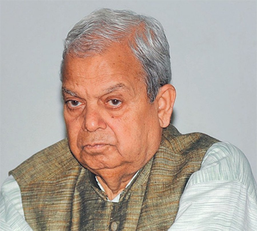 किन गरेनन् ठाकुरले प्रधानमन्त्रीमा दाबी ?