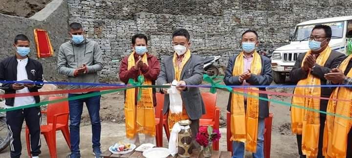 हेलम्बुकाे च्युक्पु खाेलामा पक्की पुल उद्घाटन, पर्यटन व्यवसायमा थप टेवा पुग्ने अध्यक्ष शेर्पाकाे विश्वास