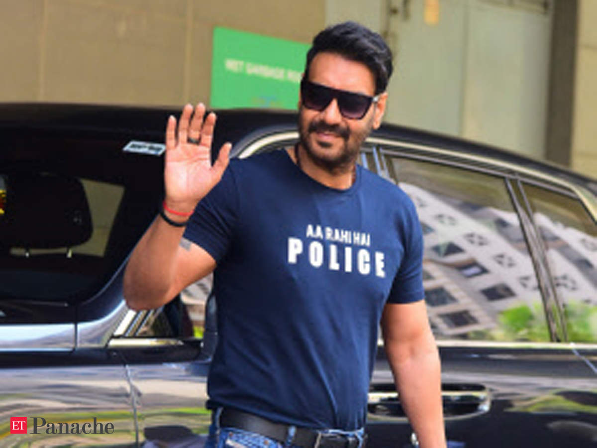 शाहरूखको रेकर्ड तोडदै अजय देवगन, जसकाे १४ फिल्मले कटाए १०० करोड