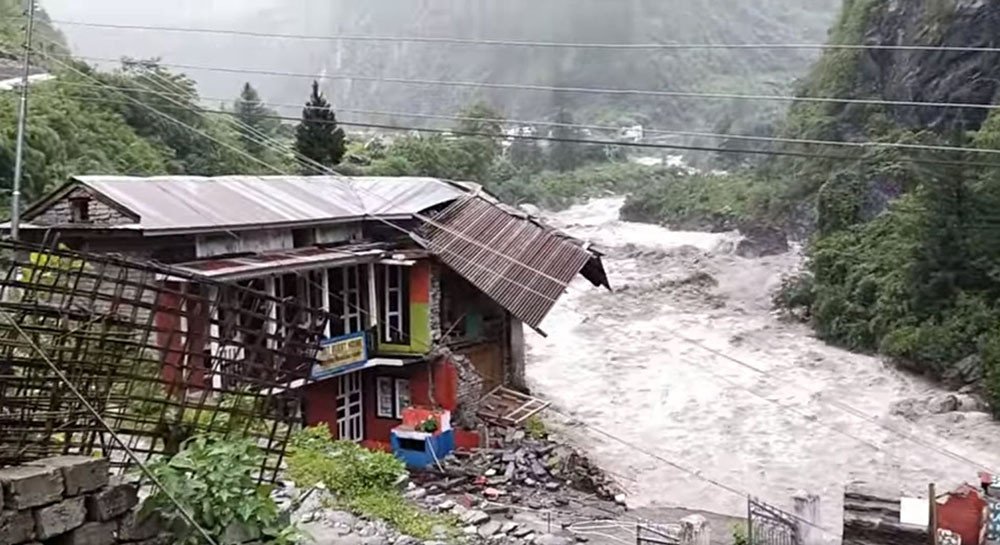 नपत्याउने खोलाले मनाङको सिंगो बस्ती नै बगायो