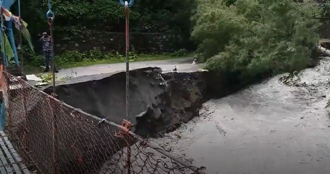 झोलुङ्गे पुल बग्योः मनाङको तल्लो पिसाङ जोखिममा