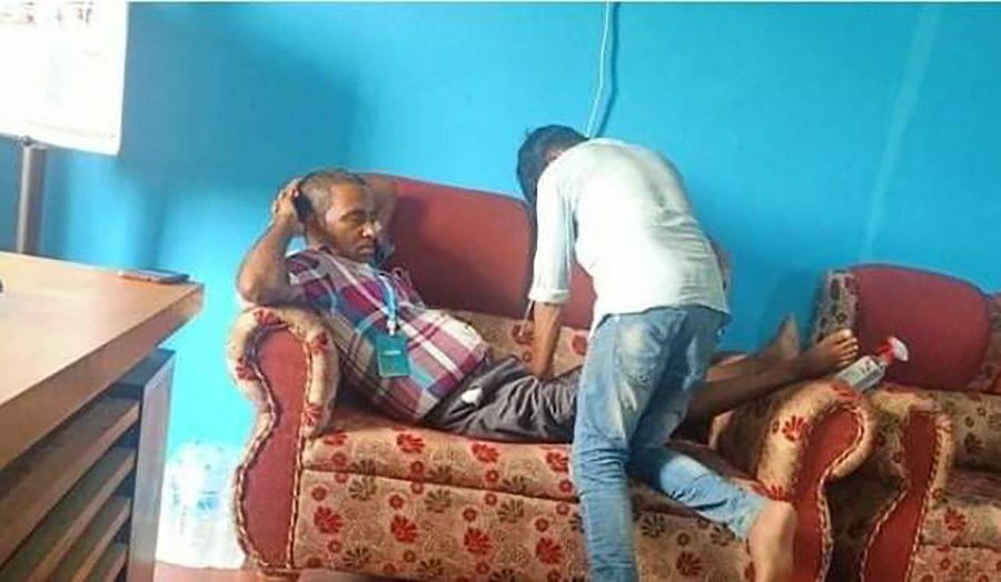 मेयरको कार्यकक्षमै मसाज !