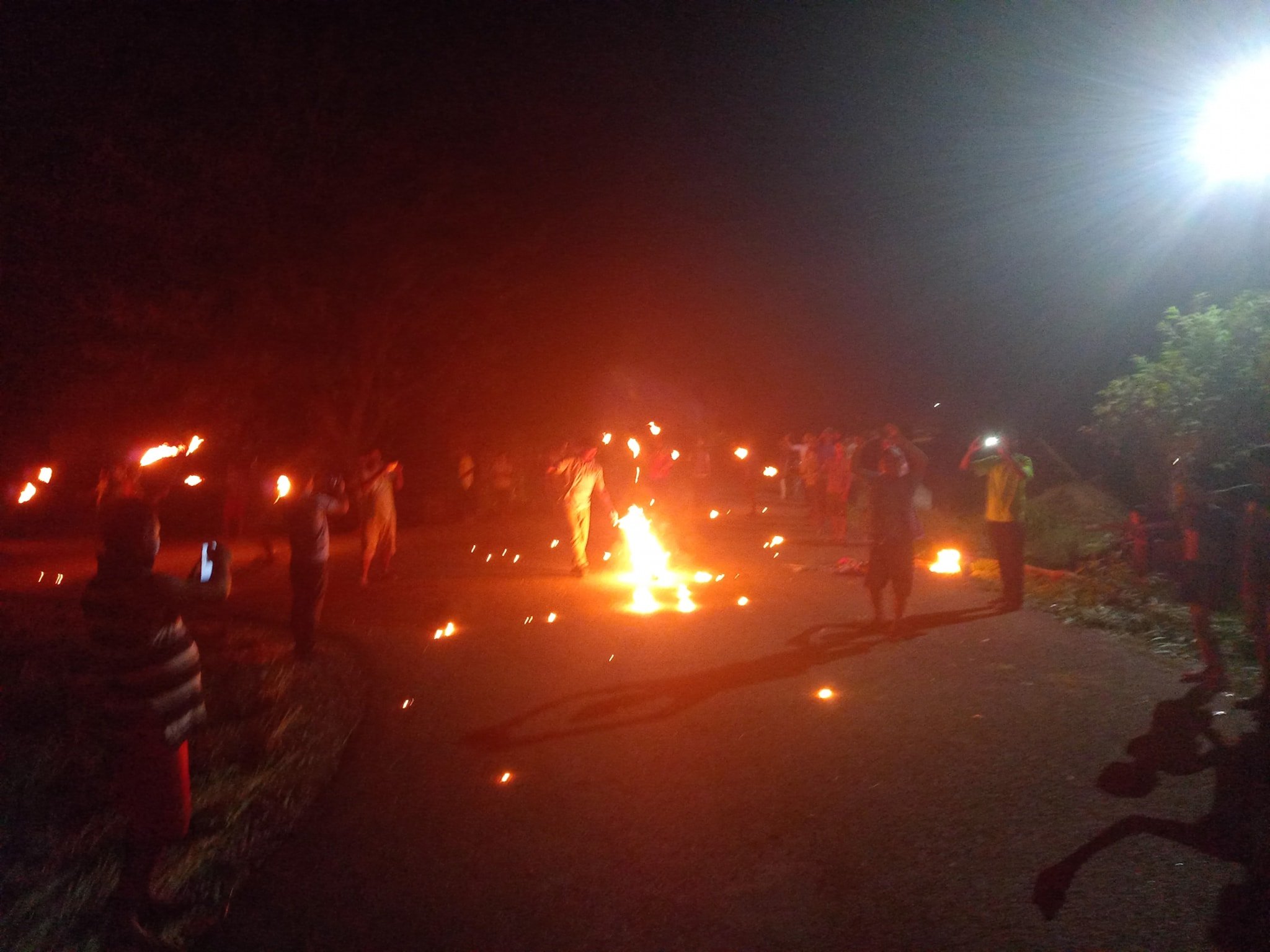 शुक्लाफाँटा-८ का वडा अध्यक्ष महरालाई कारवाही गर्ने कार्यपालिकाको निर्णय विरुद्धमा राँके जुलुस