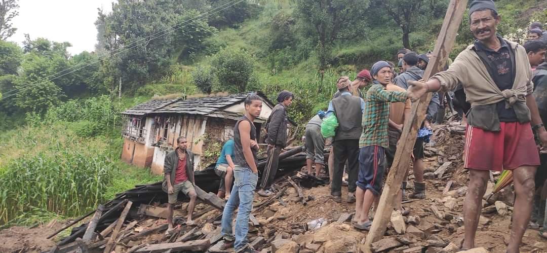 पहिरोले घर पुरिंदा २ जनाको मृत्यु, २ जना घाइते