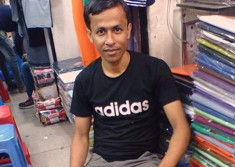 दशैँ खर्च वापतको रकमबाट बुवा गुमाएका भाट परिवारका लागि लत्ताकपडा किन्ने युवा समाजसेवी मिश्रको घोषणा