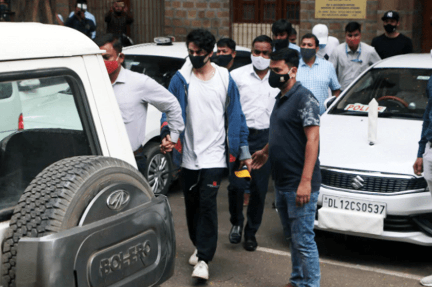 जेलमा शाहरुखका छोरा आर्यन