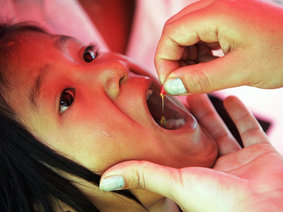 बालबालिकालाई भिटामिन ‘ए’ खुवाइँदै