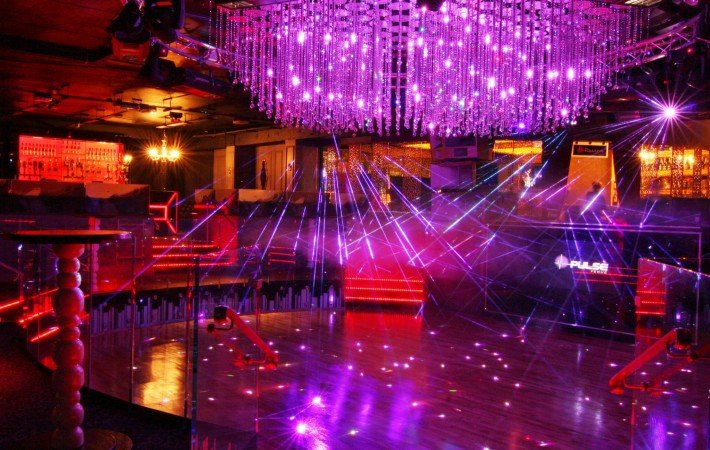 आयरल्याण्डमा फेरि नाइट क्लव बन्द