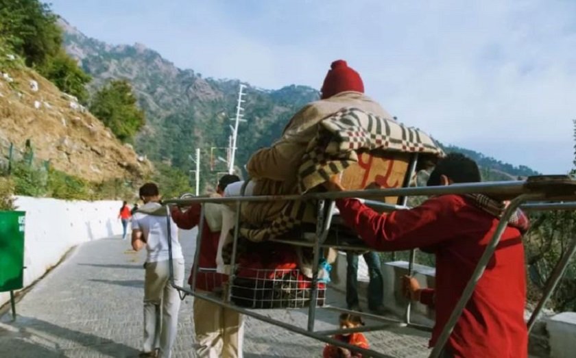 जम्मु काश्मिरको एक मन्दिरमा भागदौड मच्चिदा १२ जनाको मृत्यु