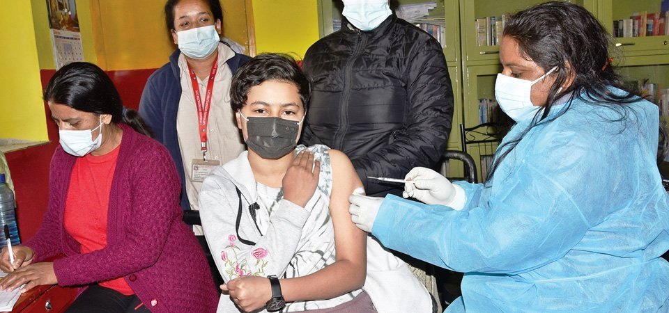 भक्तपुरका ६ हजार विद्यार्थीले लगाए मोडर्ना खोप