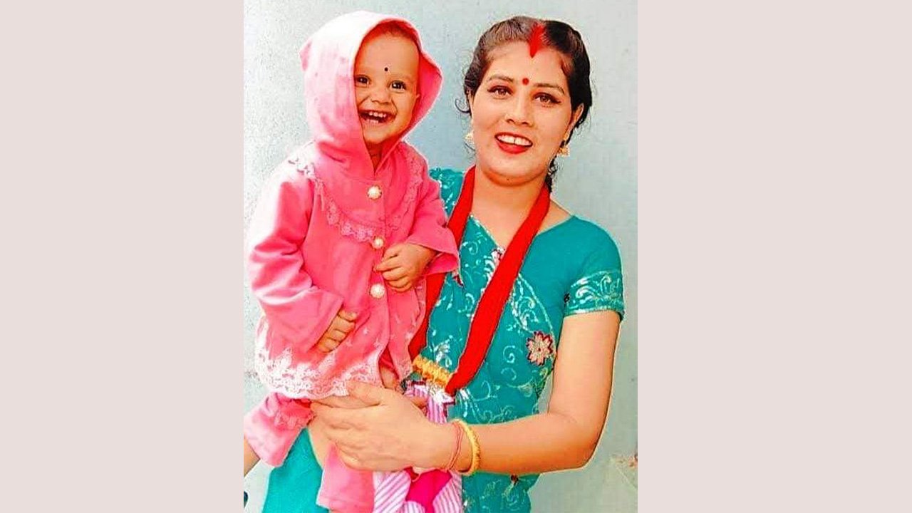 कविता : ‘बालापनमा गर्वका साथ भन्थे म त छोरी हुँ’