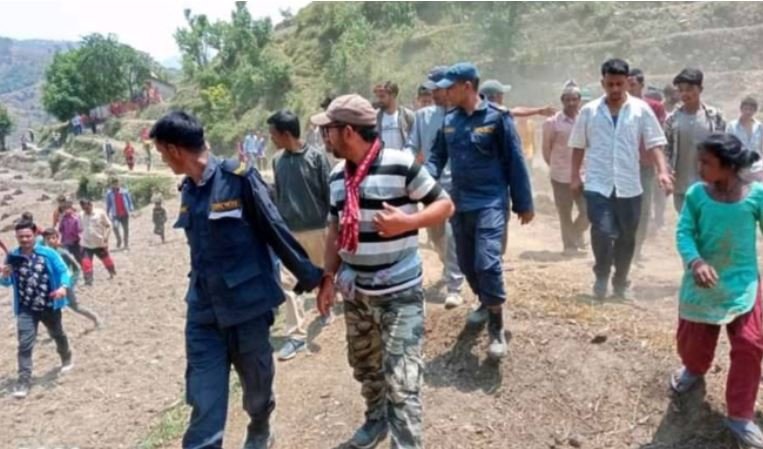 डिलासैनीमा गाउँपालिका अध्यक्षका उम्मेदवार लोकेन्द्र राना प्रहरीको नियन्त्रणमा, प्राध्यापक कुटेको आरोप