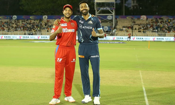 आईपीएल : गुजरात टाइटन्स र पन्जाब किङ्गस खेल्दै